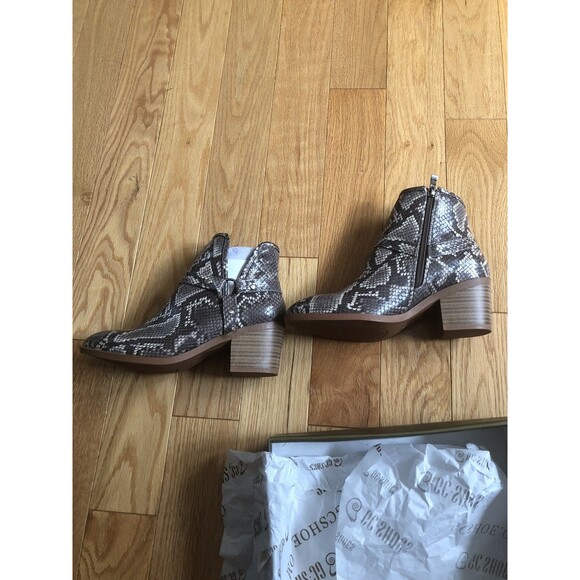 GC Shoes Side V Buckle Ankle Boots for Women Low Chunky Heeled Snake Skin Sz 6 - Picture 5 of 9